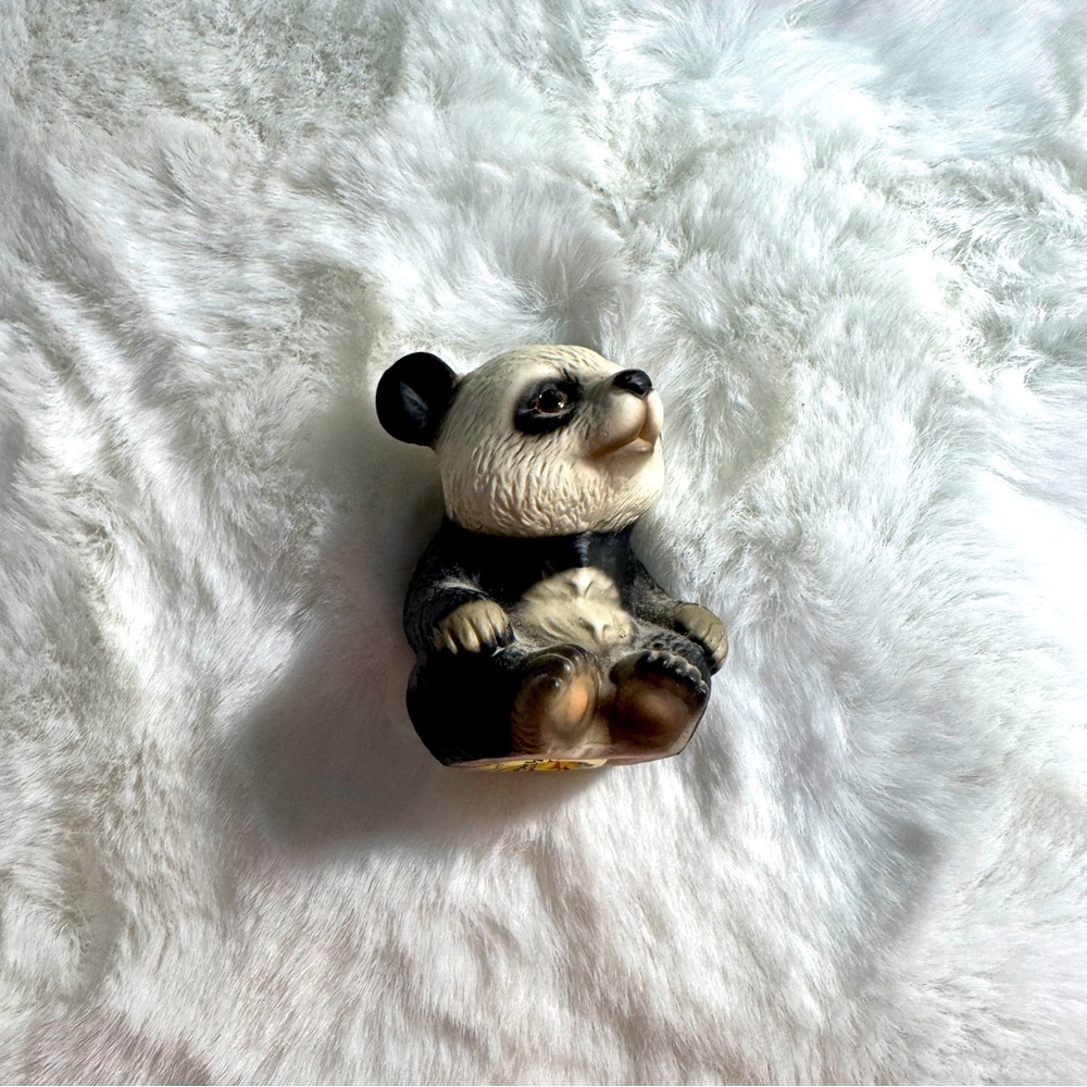 Vintage 1986 Harvey Knox Kindgom Miniature Panda Figurine